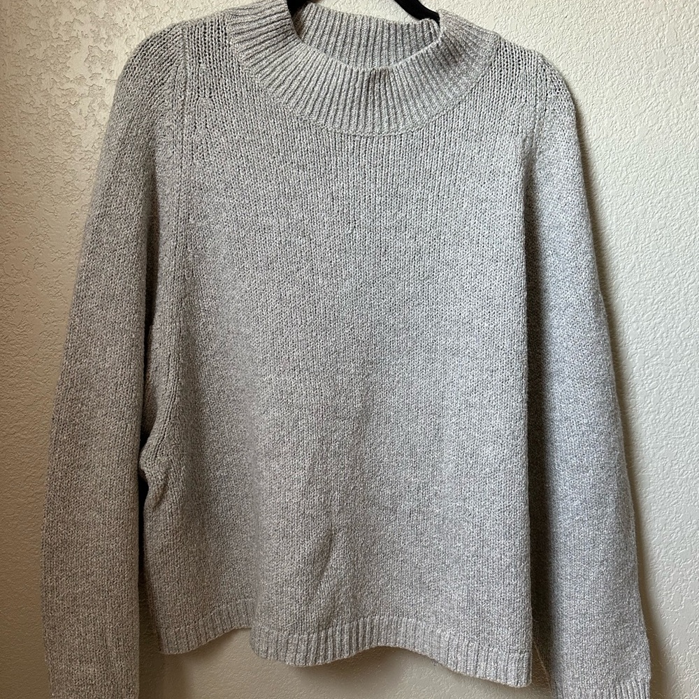 Old Navy Light Gray Women's Turtleneck Sweater